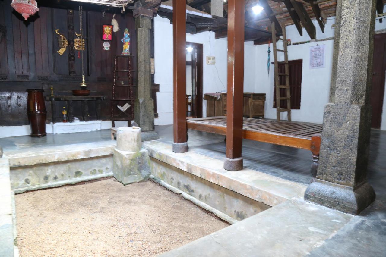 The Mana-Heritage Stay - Chengazhimattam Mana Kottayam Bagian luar foto