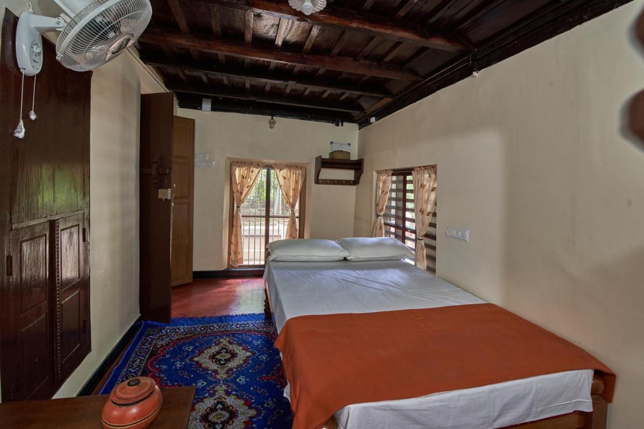 The Mana-Heritage Stay - Chengazhimattam Mana Kottayam Bagian luar foto