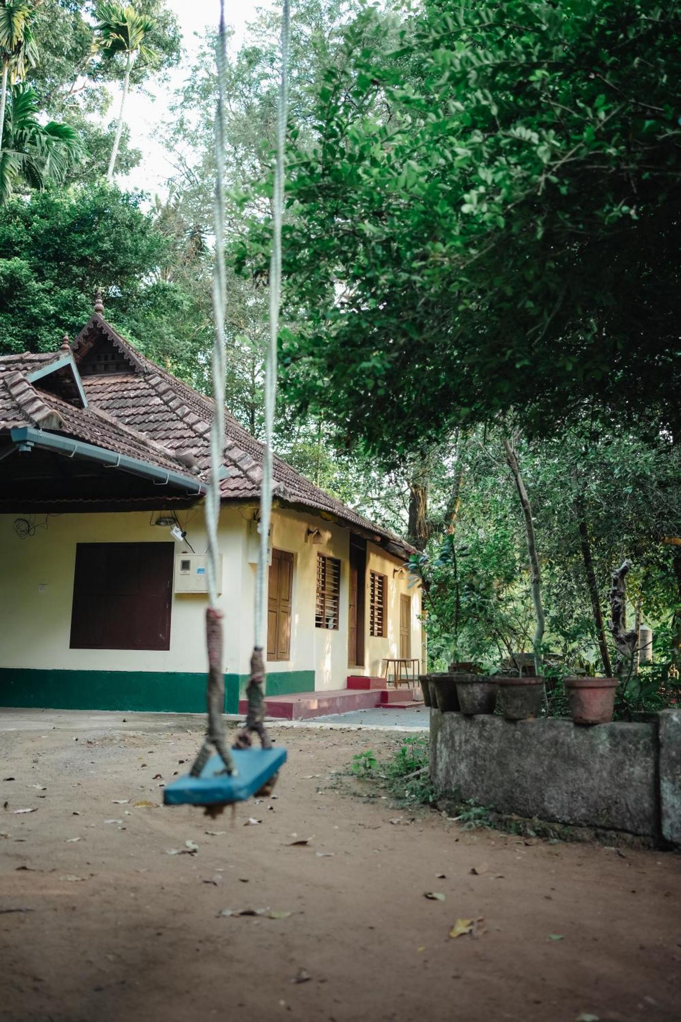 The Mana-Heritage Stay - Chengazhimattam Mana Kottayam Bagian luar foto