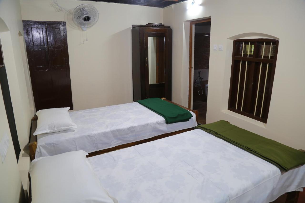 The Mana-Heritage Stay - Chengazhimattam Mana Kottayam Bagian luar foto