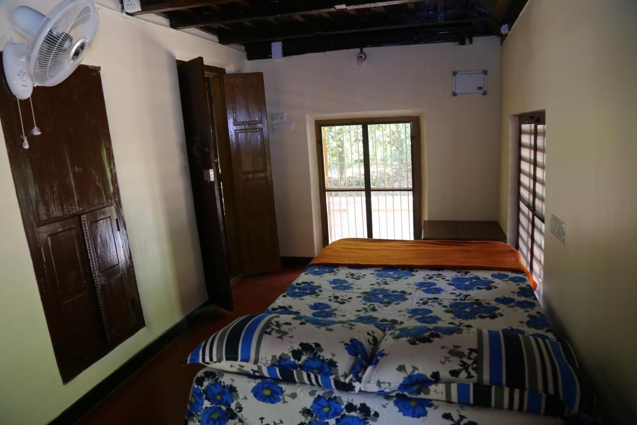 The Mana-Heritage Stay - Chengazhimattam Mana Kottayam Bagian luar foto